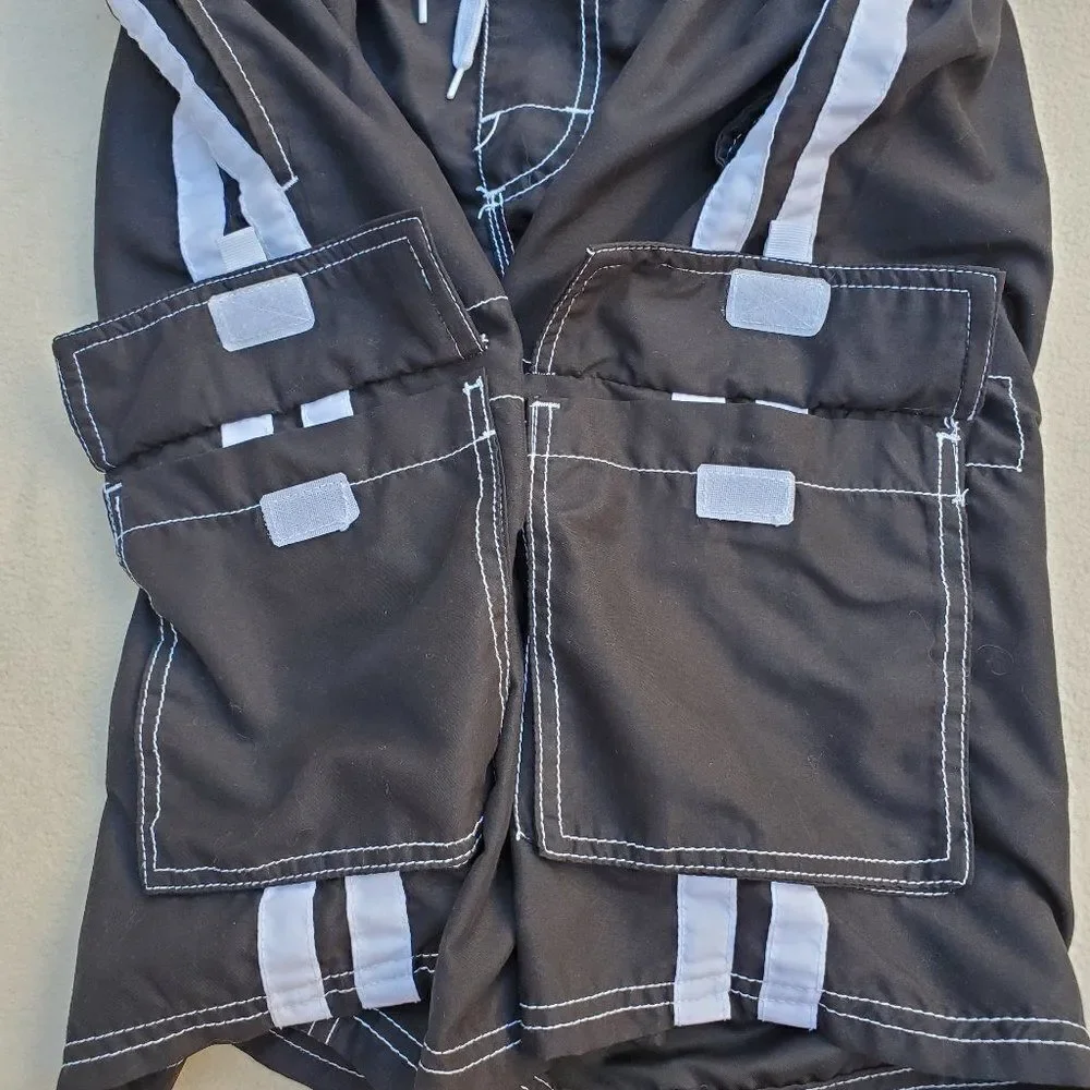 NWOT Kanu Surf black and white swim trunks